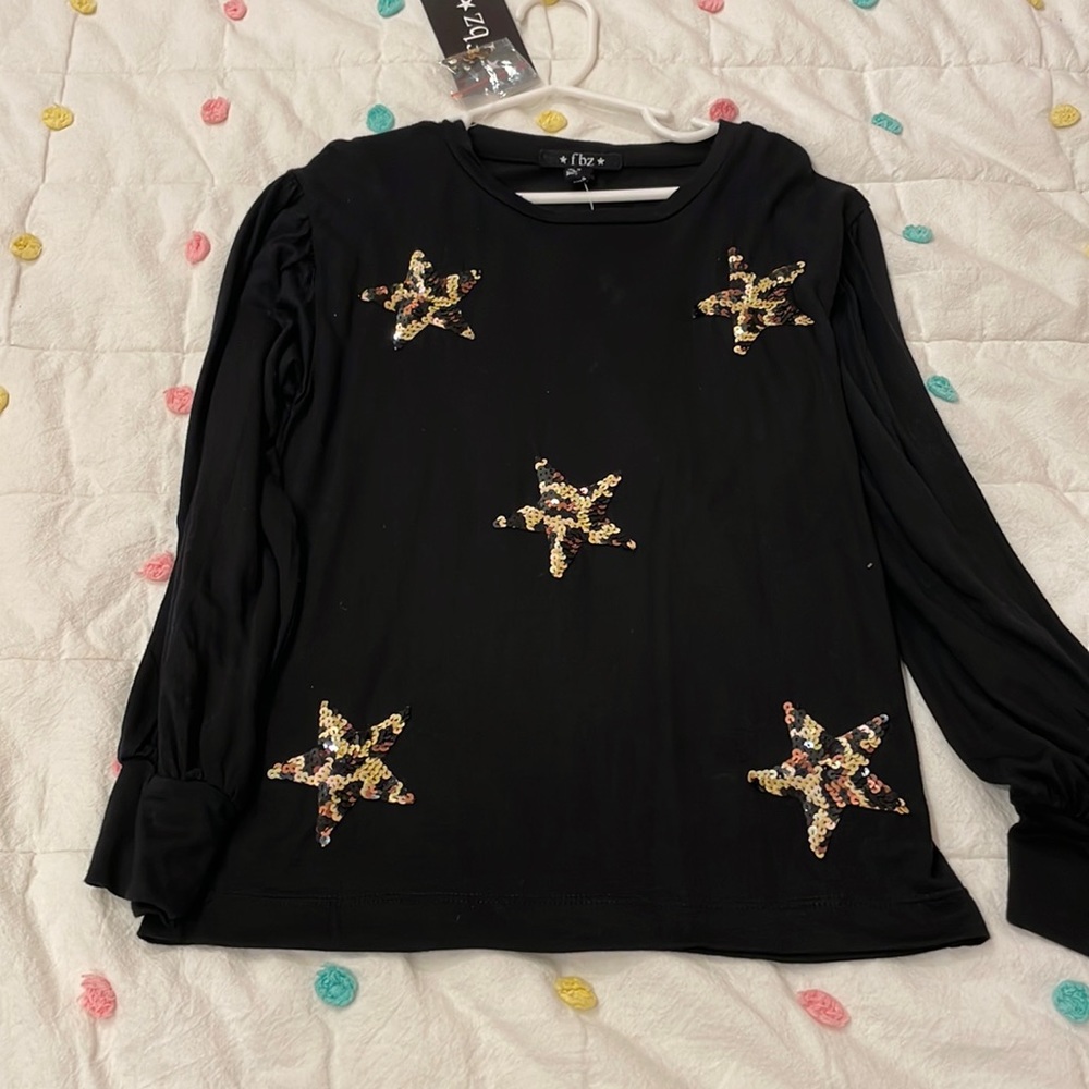 NWT black size 5 Fbx top with sequin leopard detail.